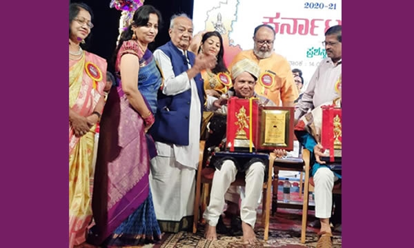 ತೋನ್ಸೆ ರಂಗ ಪೈ ಹಾಂಕಾ° ಕರ್ನಾಟಕ ಕಲಾಶ್ರೀ ಪ್ರಶಸ್ತಿ