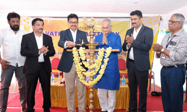 ಹರ ದಿವಸ ಸಾಬಾರ 6000 ಕಾರ್ಮಿಕ ವೆಗವೆಗಳೆ ಇಂಡಸ್ಟ್ರಿοತು° ಮರಣ ಪಾವತಾತಿ - ಪ್ರೊ| ಪಿ.ಎಸ್. ಯಡಪಡಿತ್ತಾಯ