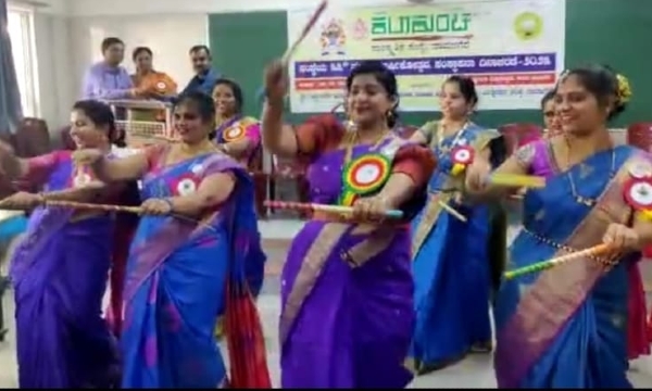 ಕಲಾಕುಂಚ ಮಹಿಳಾ ತಾವನ ಜಾನಪದ ಸಮೂಹ ನೃತ್ಯ