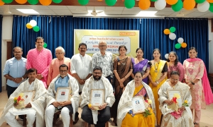 ಕೊಂಕಣಿ ಭಾಸ ಶಿಖಚೆ° ಜಾವಕಾ - ಸ್ಟ್ಯಾನಿ  ಅಲ್ವಾರಿಸ್