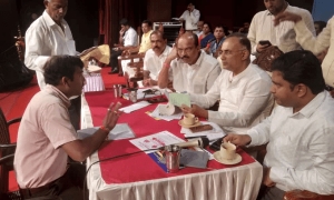 ಜನತಾದರ್ಶನ ಕಾರ್ಯಕ್ರಮಾಂತು ರಸ್ತೆ ದುರಸ್ತಿ ಕರಚೆ ತಶೆ° ಮನವಿ