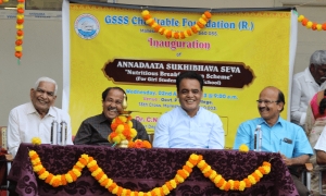 &quot;ಅನ್ನದಾತಾ ಸುಖಿಭವ ಸೇವಾ&quot; - ವಿದ್ಯಾರ್ಥಿನಿಯಾಂಕ ಸಕಾಳಿಚೊ ಫಳಾರಾಚಿ ಸೇವಾ