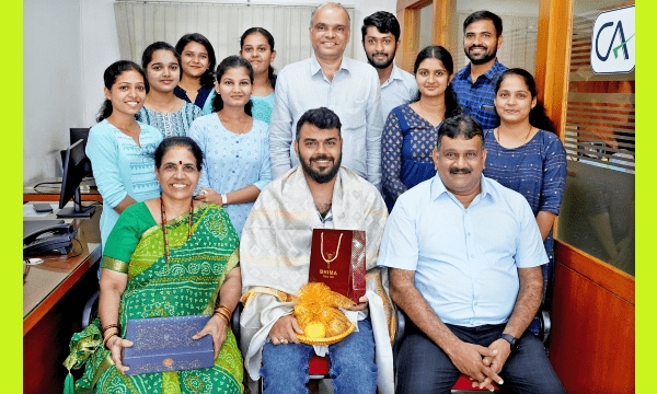 ಸಿ.ಎ. ಅಂತಿಮ ಪರೀಕ್ಷೆಂತು° ಸಾಧನಾ ಕೆಲೆಲೆ ಪಾಂಡುರοಗ ನಾಯಕ್ ಹಾಂಕಾ° ಸನ್ಮಾನ