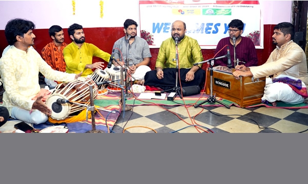 ಓಂ ಬೋಂಗಾಣೆ ಮುಂಬೈ ಹಾಂಗೆಲಿ ಅಭಂಗವಾಣಿ
