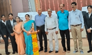 ಸ್ತ್ರೀ  ಜಗಾಚಿ ಎಕಿ ಪ್ರಬಲ ಶಕ್ತಿ - ಕೋಮಲ್ ಪ್ರಭು