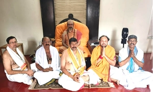 ಶ್ರೀಮದ್ ಸದ್ಯೋಜಾತ ಶಂಕರಾಶ್ರಮ ಸ್ವಾಮೀಜಿ ಹಾಂಗೆಲಿ ಭೇಟಿ