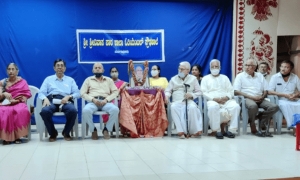 आर्थिक दुबळ्यांक संस्कृत भाशा शिक्षण दिवचें देवाली व्हडली सेवा - एल. श्रीधर भट्ट