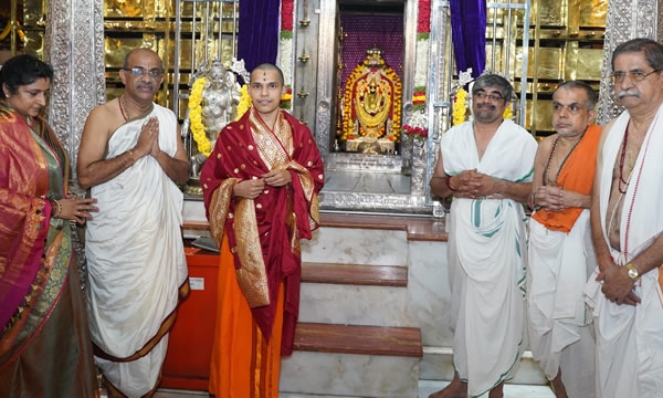 ಉಡುಪಿಕ ಶ್ರೀಮದ್ ವಿದ್ಯಾಧೀಶ ತೀರ್ಥ ಸ್ವಾಮೀಜಿ ಹಾಂನಿ° ಭೇಟಿ ದಿಲಿ
